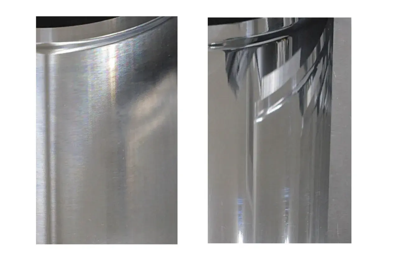 Dwa fragmenty aluminium: jeden z widocznymi śladami po polerowaniu, drugi idealnie gładki i lśniący.
