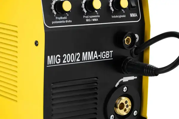 Spawarka Magnum MIG 200/2 MMA-IGBT z pokrętłami regulacji prędkości podawania drutu, prądu spawania i indukcyjności.